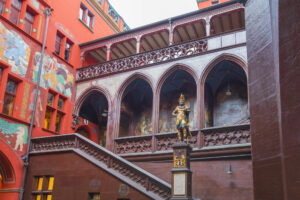 Basel für Kulturreisende: Wie sich Museumsbesuch, Altstadt und Veranstaltungen sinnvoll verbinden lassen