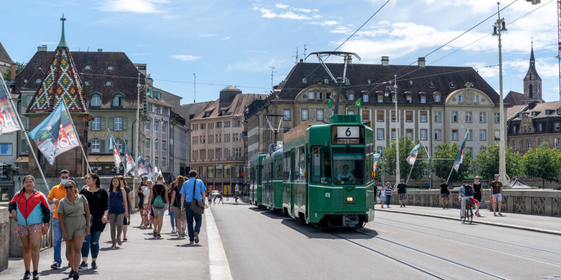 Basel zu Fuß entdecken: Welche Viertel, Wege und Routen sich für einen entspannten Städtetrip wirklich lohnen