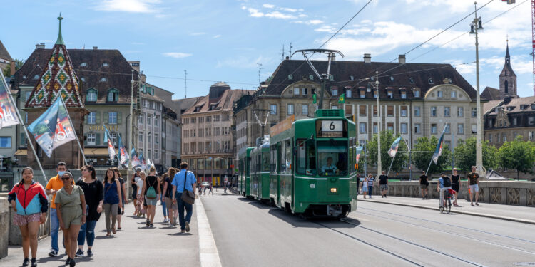 Basel zu Fuß entdecken: Welche Viertel, Wege und Routen sich für einen entspannten Städtetrip wirklich lohnen