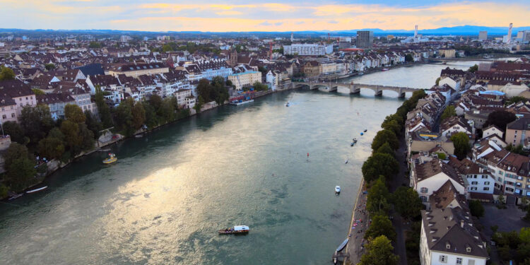 Basel im Dreiländereck: Was Reisende bei Einreise, Zoll und lokalen Regeln wissen sollten